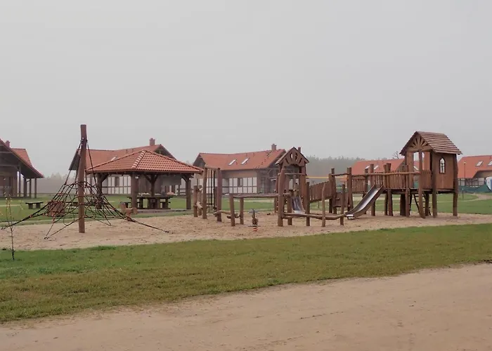 Orman Evi Z Basenem Nad Jeziorem Gwiazdy, Ostoja Bukowo, Kaszuby Borowy Mlyn