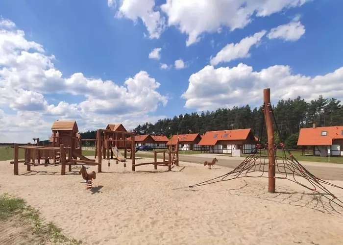 Orman Evi Z Basenem Nad Jeziorem Gwiazdy, Ostoja Bukowo, Kaszuby Borowy Mlyn