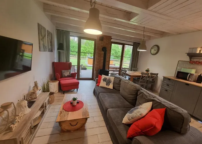 Z Basenem Nad Jeziorem Gwiazdy, Ostoja Bukowo, Kaszuby Orman Evi Borowy Mlyn