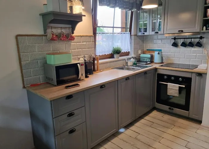 Orman Evi Z Basenem Nad Jeziorem Gwiazdy, Ostoja Bukowo, Kaszuby Borowy Mlyn